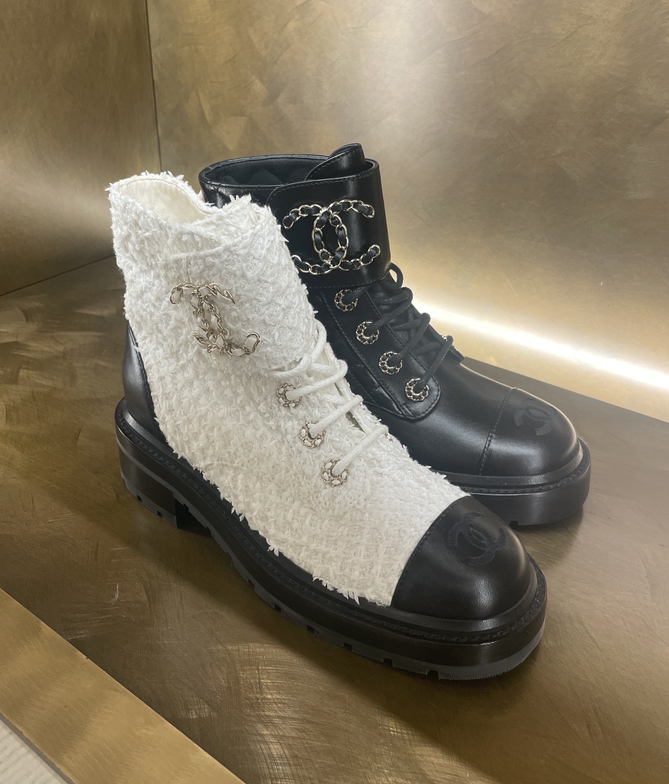 Chanel】人気 ツイード キルティング ショートブーツ (CHANEL/ショート