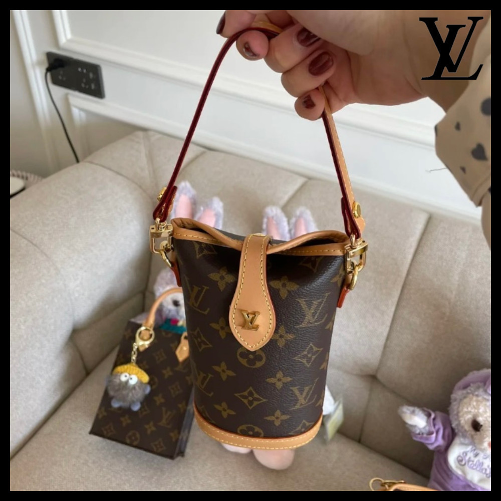 オシャレな縦型♪】Louis Vuitton☆フォールド・ミー ポーチ (Louis