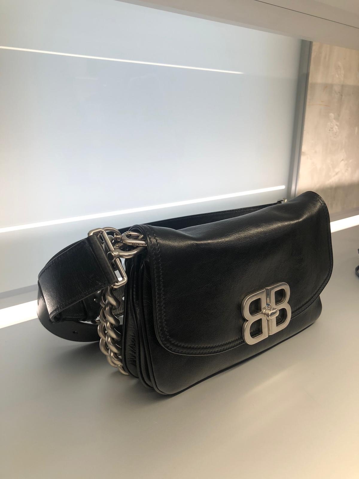 BALENCIAGA】BB SOFT スモール フラップバッグ 2色 チェーン