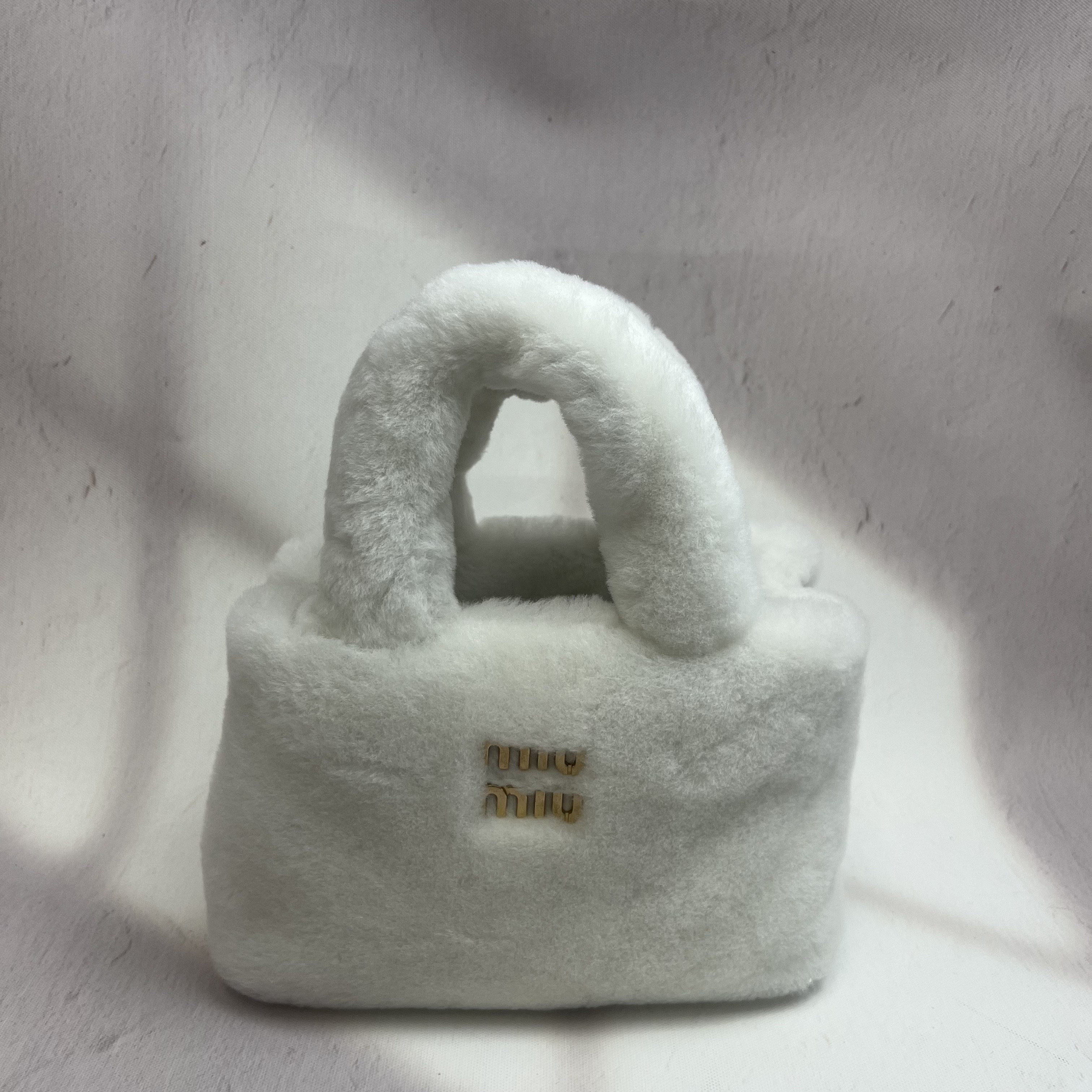 ☆人気☆【MIU MIU】☆シープファー ハンドバッグ ショルダー