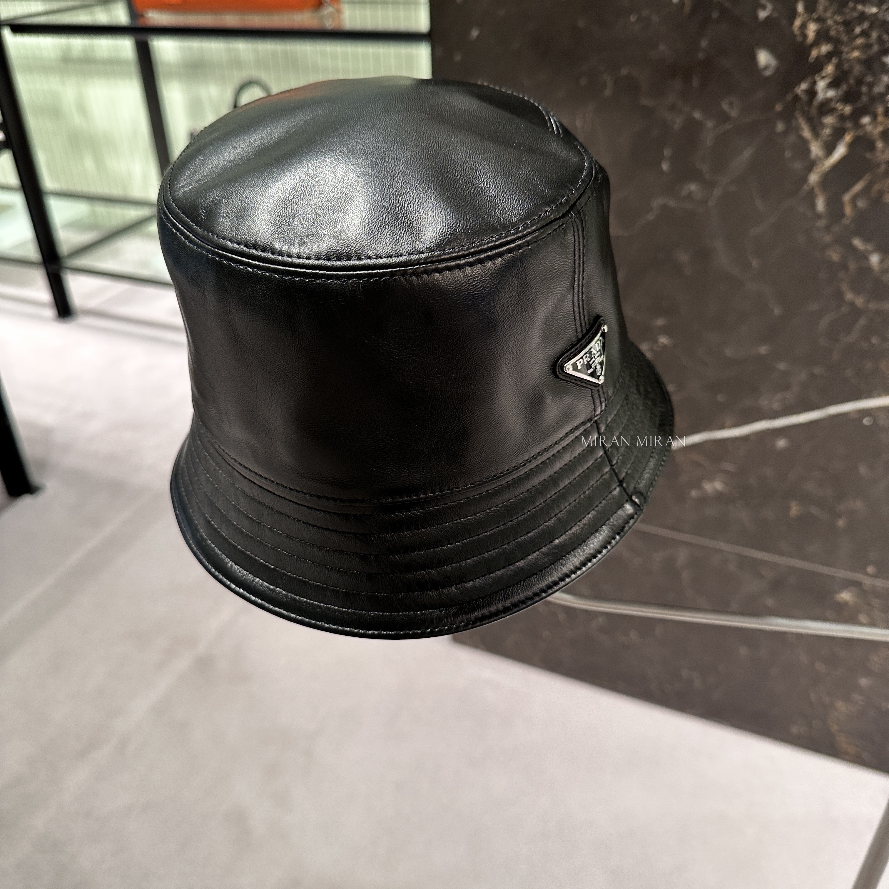 PRADA】ナッパレザー バケットハット (PRADA/ハット