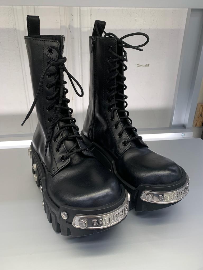 新作【BALENCIAGA】ブルドーザー 編み上げ ブーツ カーフスキン