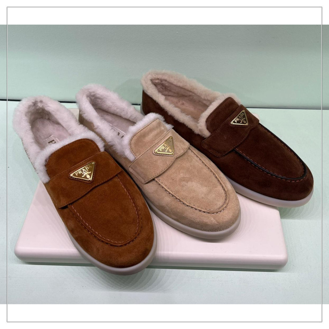 入手困難】PRADA◇もこもこ スエード ムートン モカシン ロゴ (PRADA