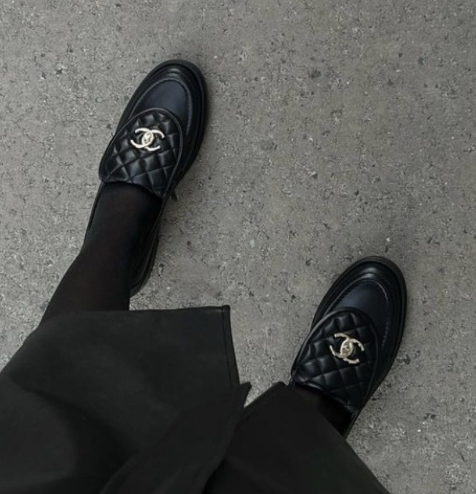 キルティングが可愛い♪】CHANEL☆ローファー☆CCロゴ付き (CHANEL