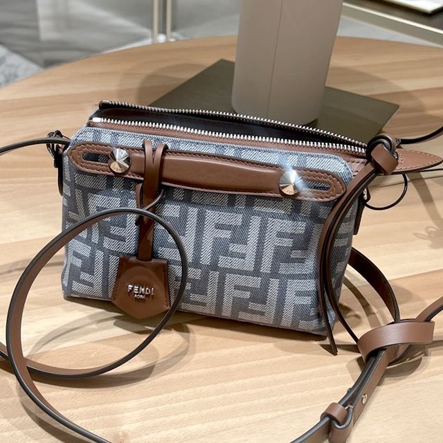 FENDI 25年夏新作】爽やかなデニム風FFロゴコレクション【BUYMA】