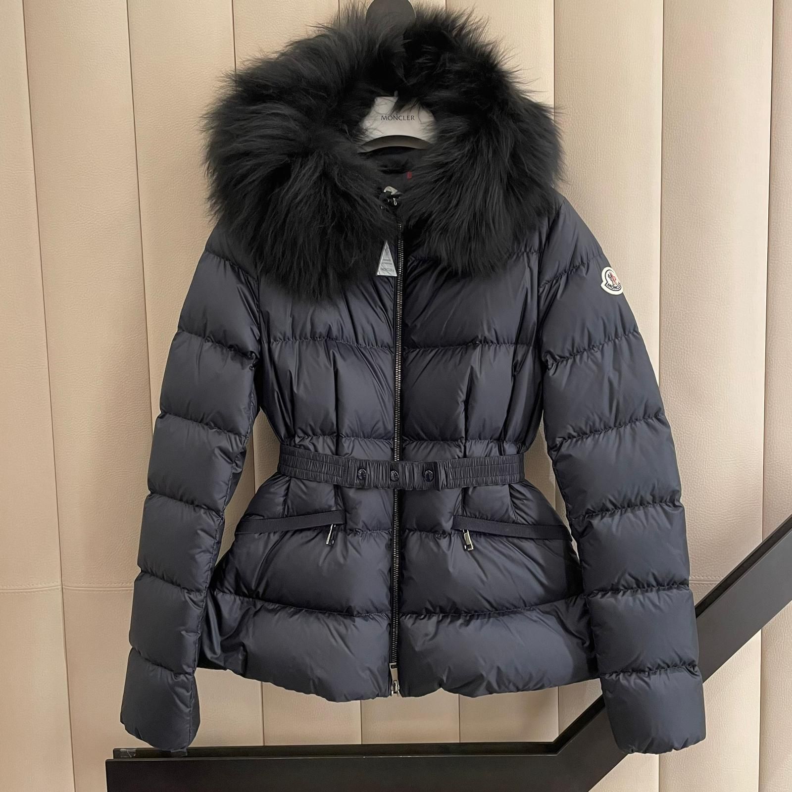 MONCLER(モンクレール)のファー付きダウンジャケット 人気モデル