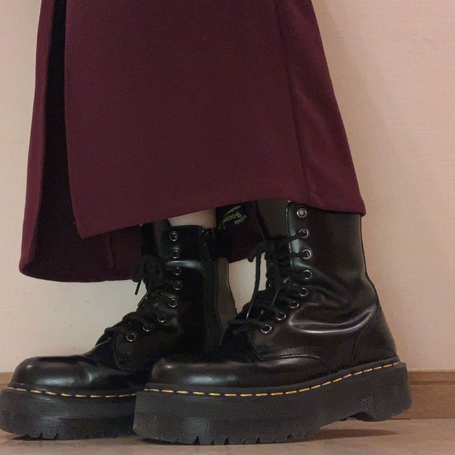 ドクターマーチンの厚底ブーツが気になる！サイズ感レビューまとめ