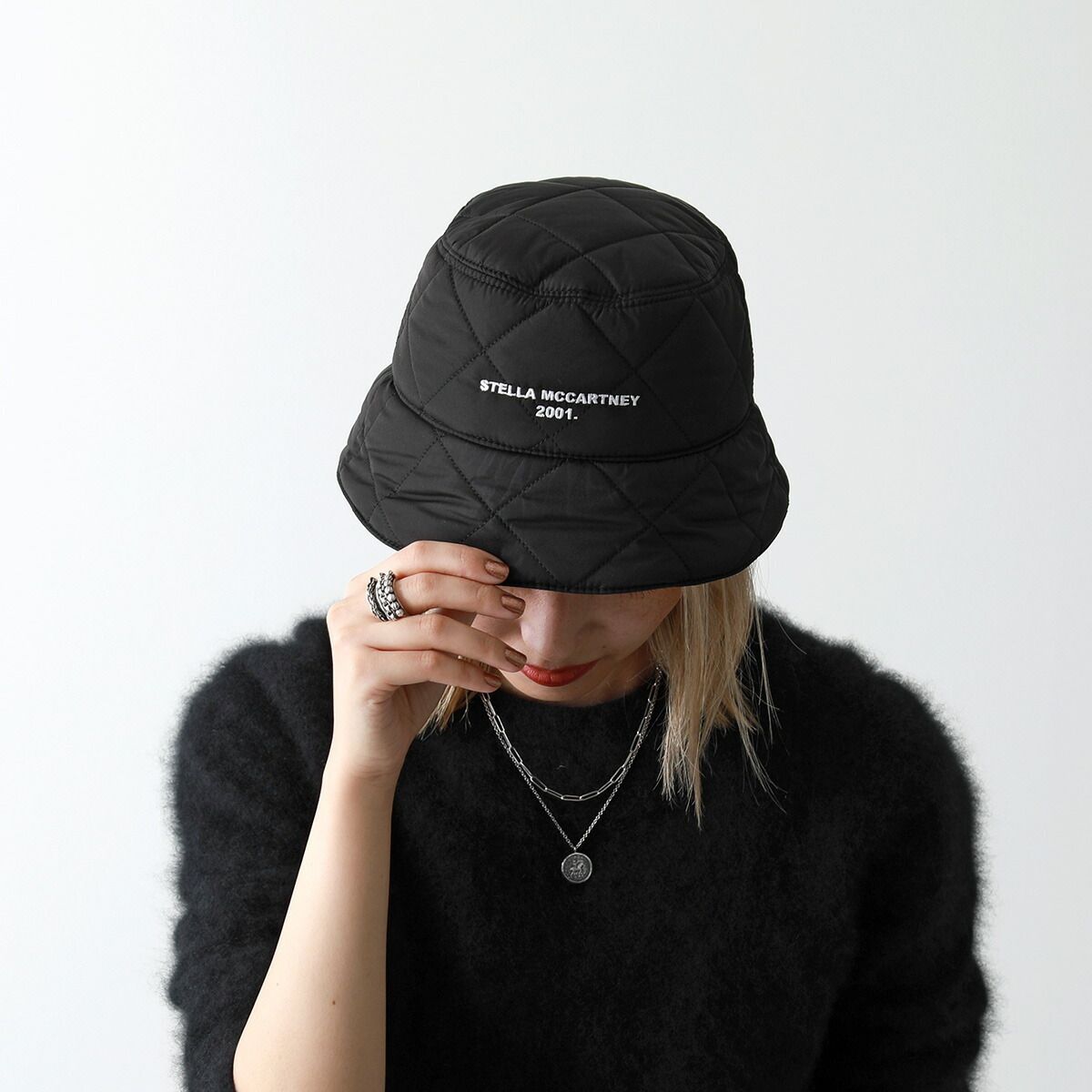 帽子も秋冬モードに。STELLA McCARTNEY(ステラマッカートニー)の