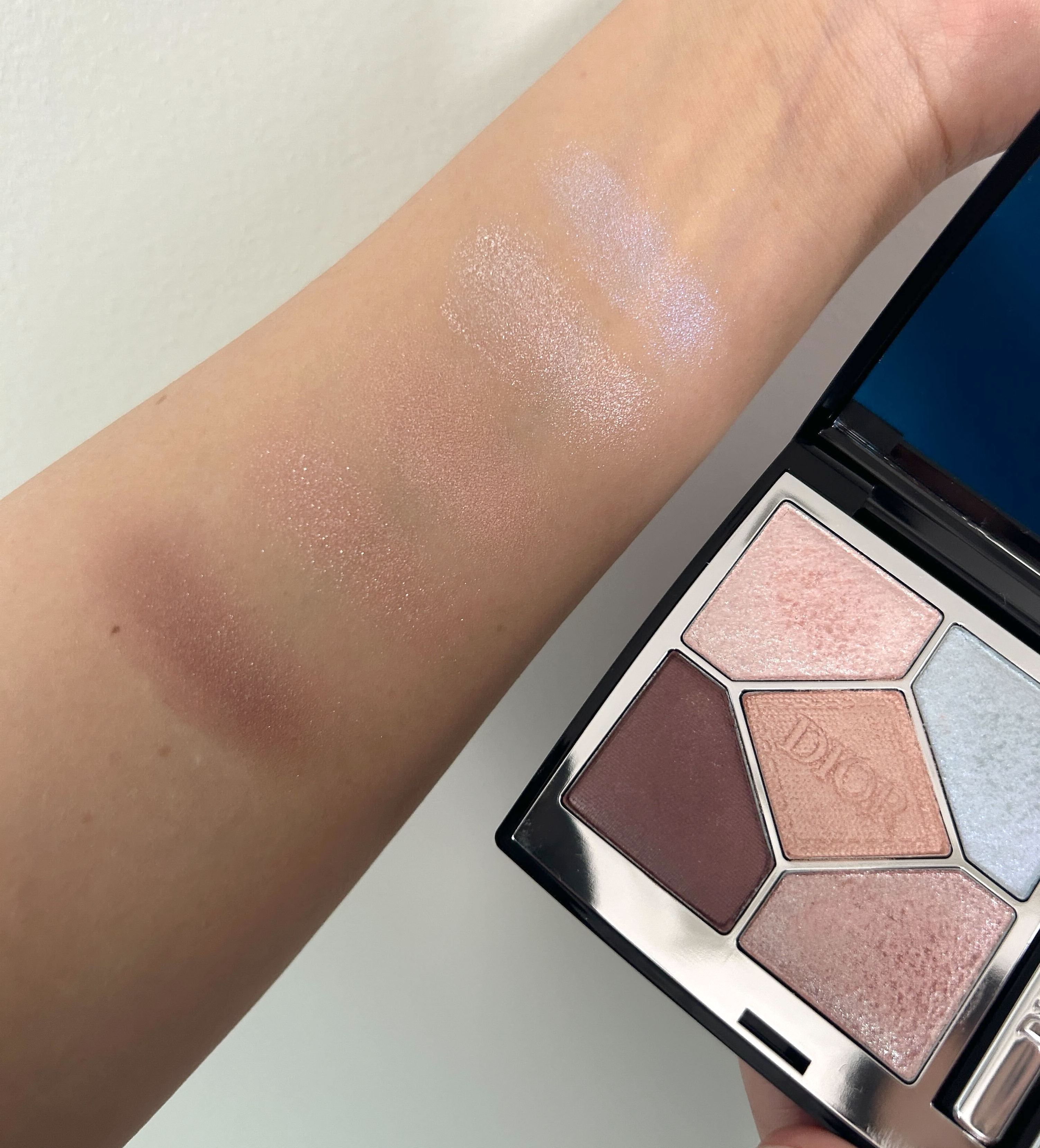 Dior(ディオール)海外限定サンク「813 Mimirose」がヒット中【BUYMA】