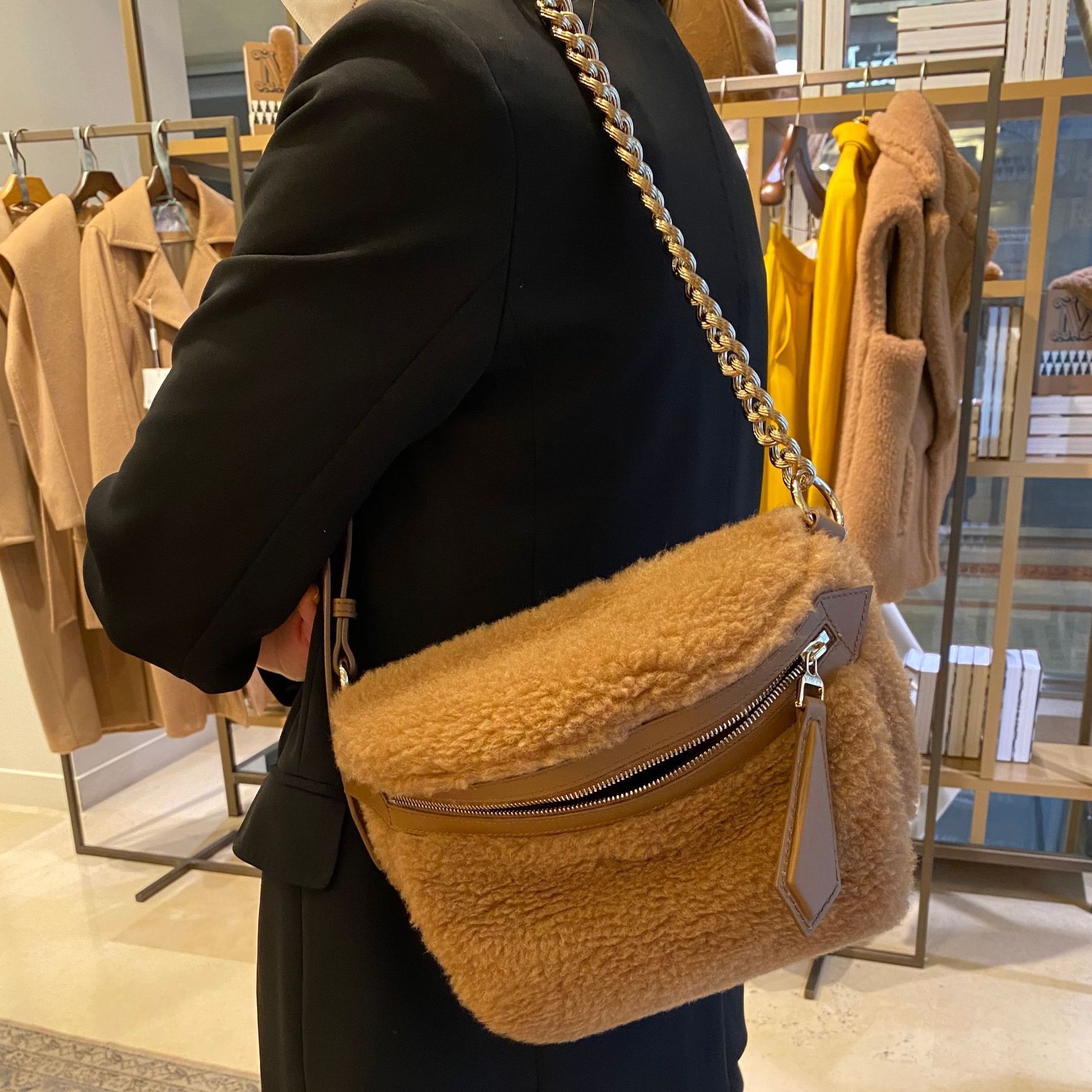 GETすべきは大人気Max Mara(マックスマーラ)の「テディ」シリーズ