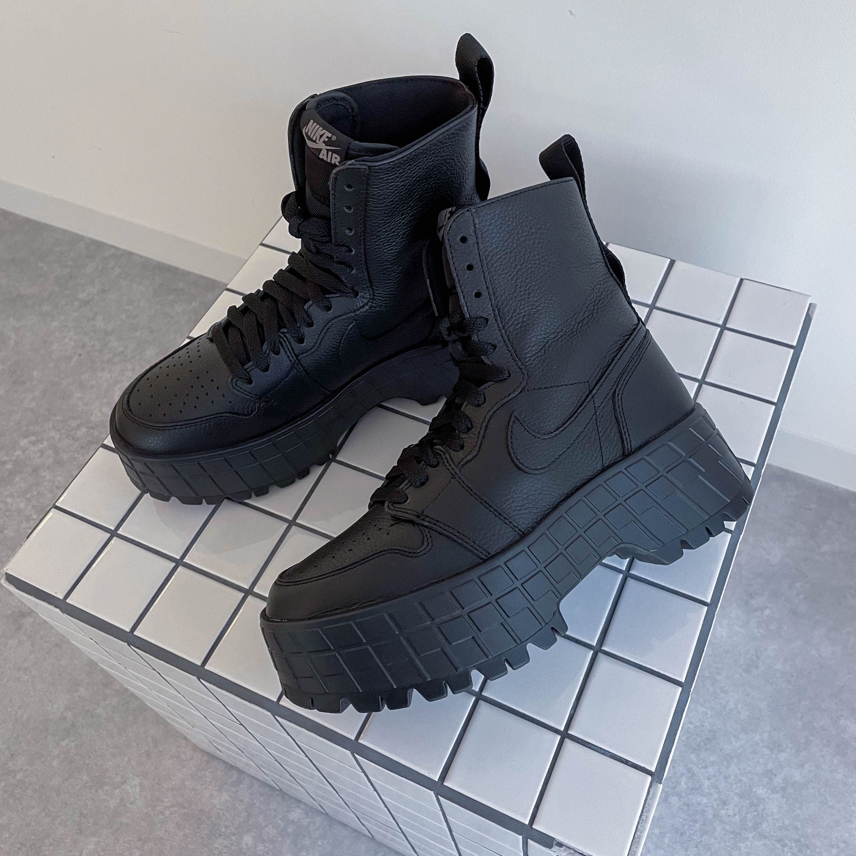 ブーツ型のナイキ「エアジョーダン1 ブルックリン」が秋冬シーズンに大