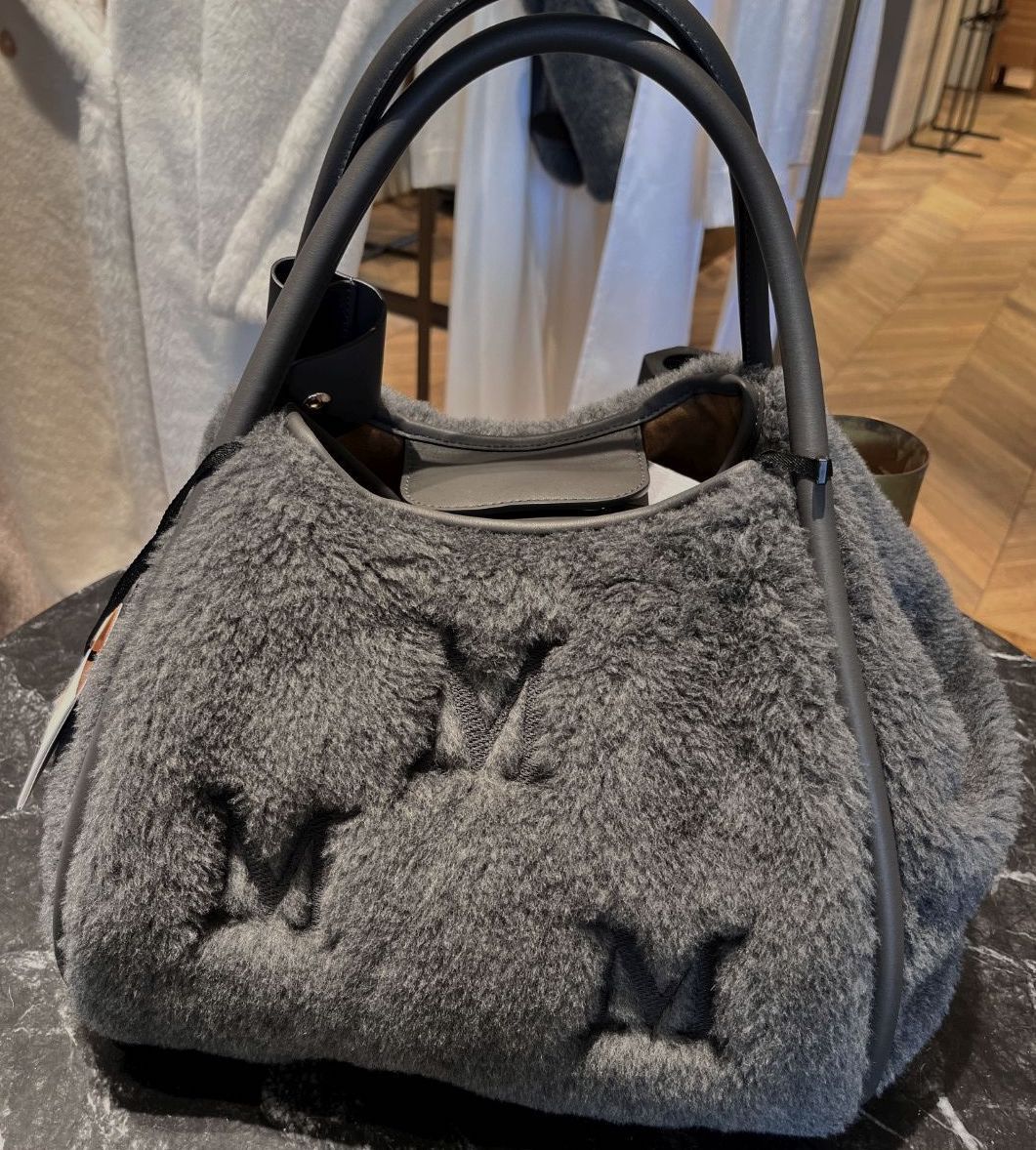 GETすべきは大人気Max Mara(マックスマーラ)の「テディ」シリーズ