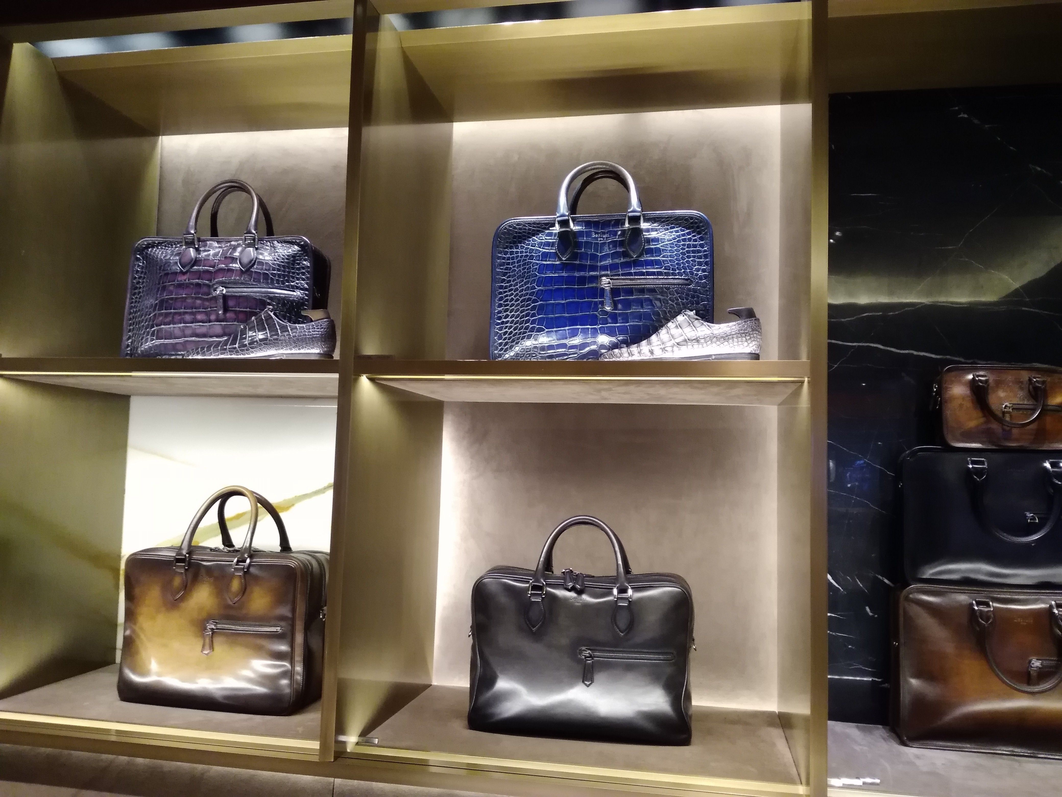 関税込◇国内発送 Berluti ベルルッティアリゲーターバッグ (Berluti