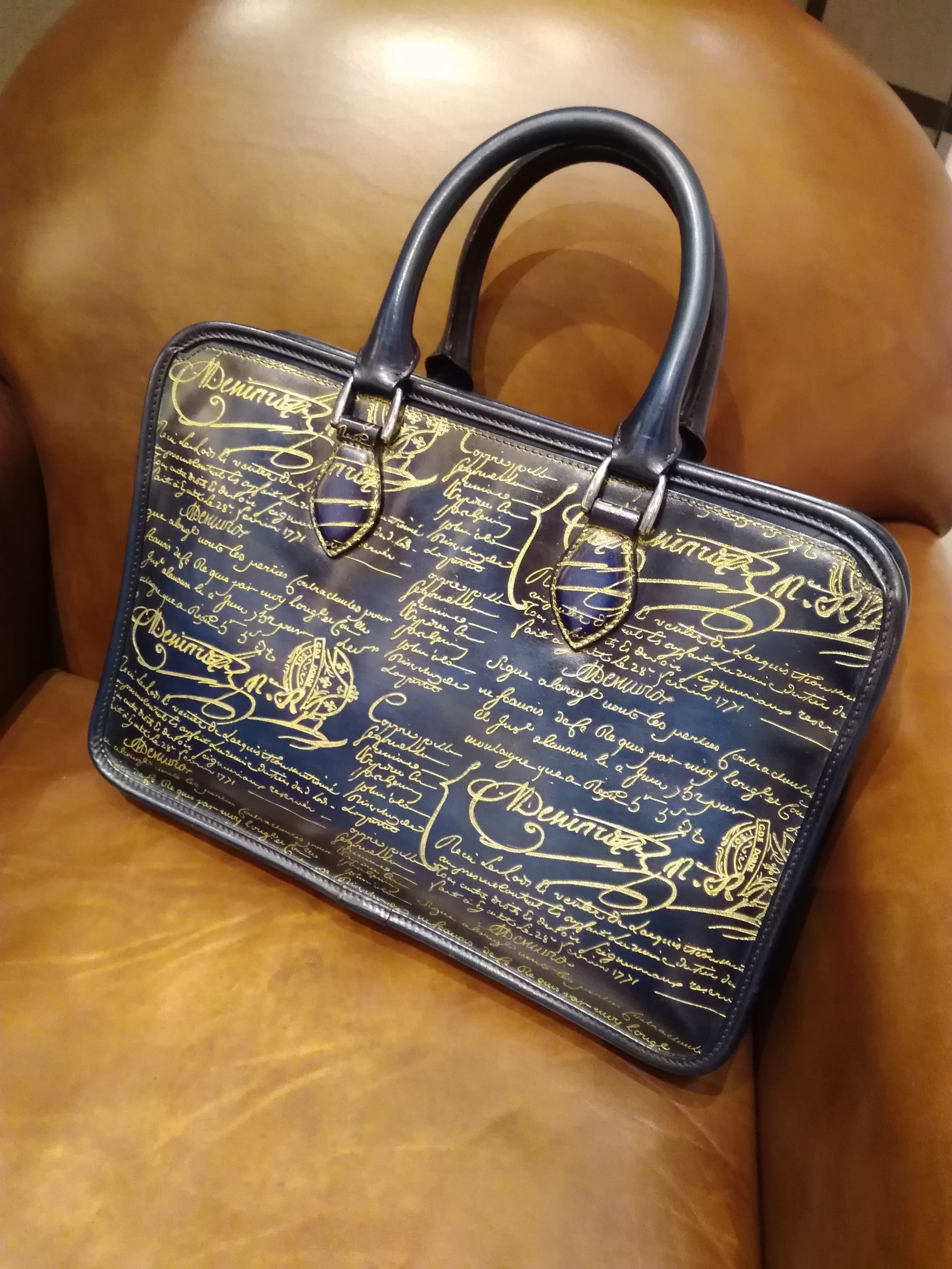 在庫あり国内発送ゴールドパティーヌベルルッティUn Jour Mini