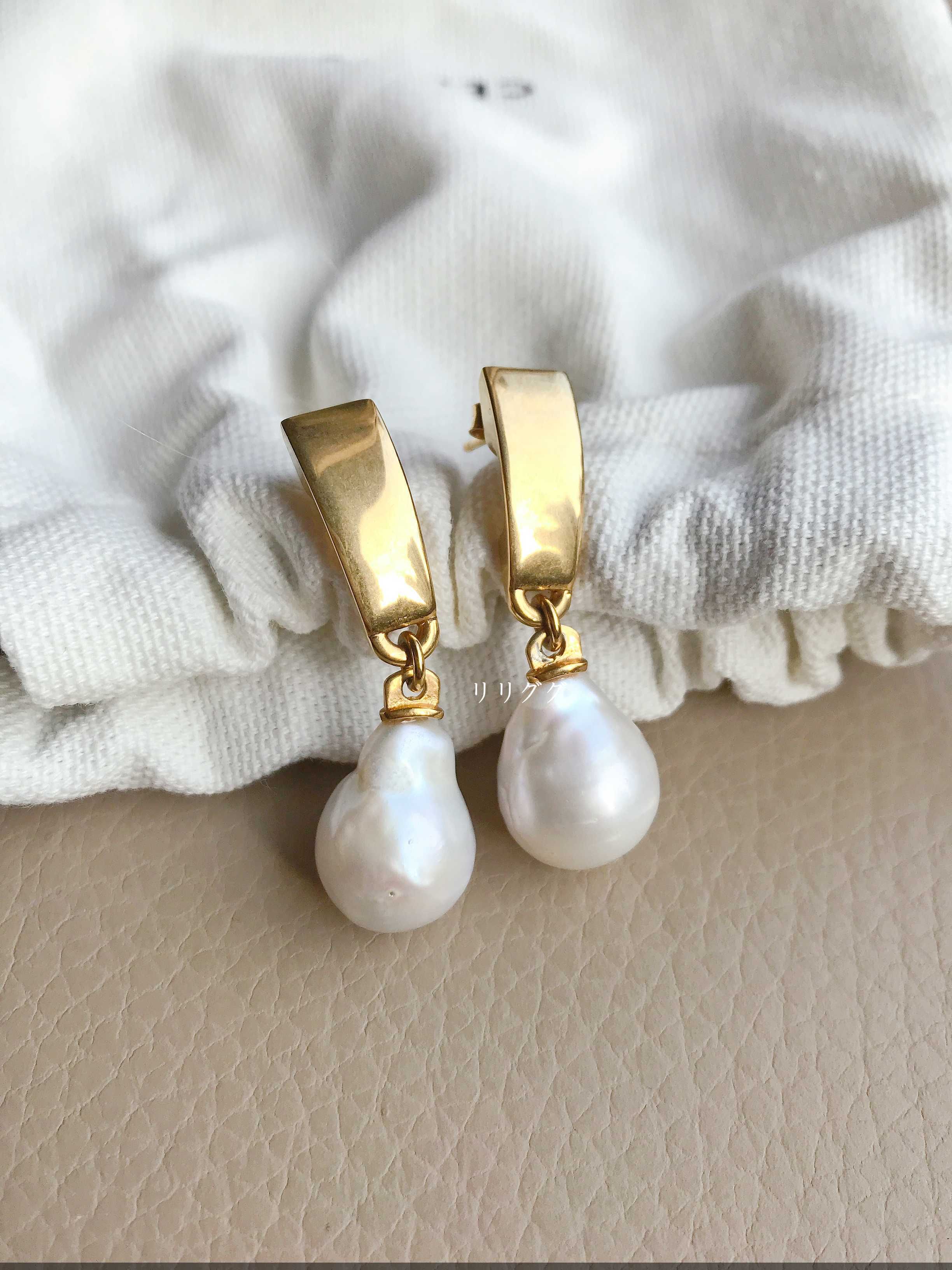 セリーヌ)天然パール真珠ピアス (CELINE/ピアス) 41370252【BUYMA】