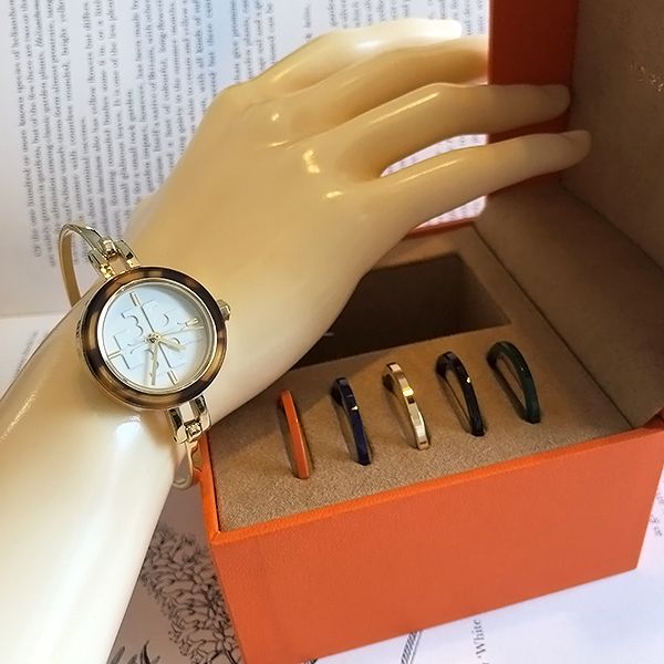 ☆カラーチェンジ☆TORY BURCH ジジ バングル レディース時計 (Tory