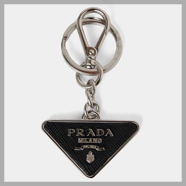PRADA】サフィアーノ トライアングルロゴ キーホルダー/black (PRADA