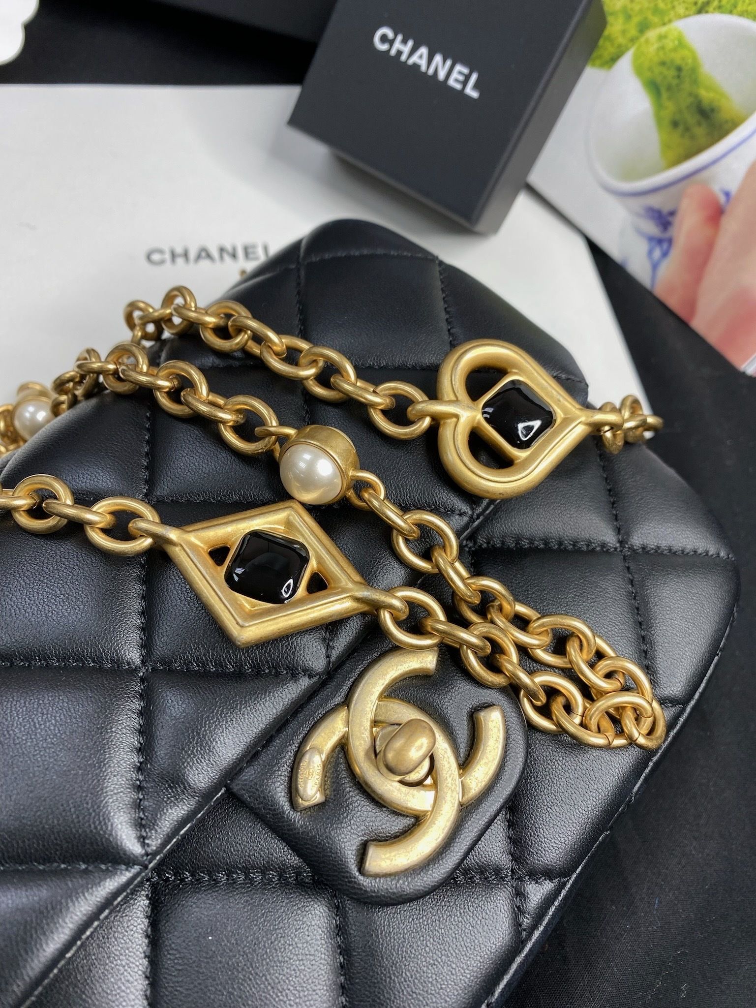 可愛い！希少】CHANEL フラップ バッグ ショルダーバッグ (CHANEL