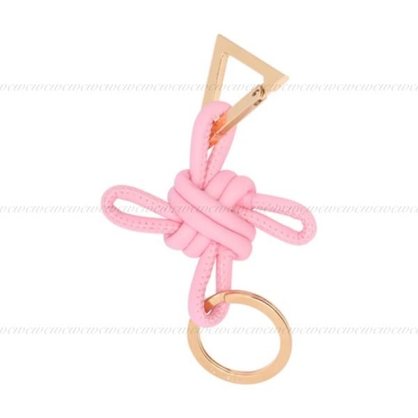 国内発】BOTTEGA VENETAトライアングルキーリングギフト包装可