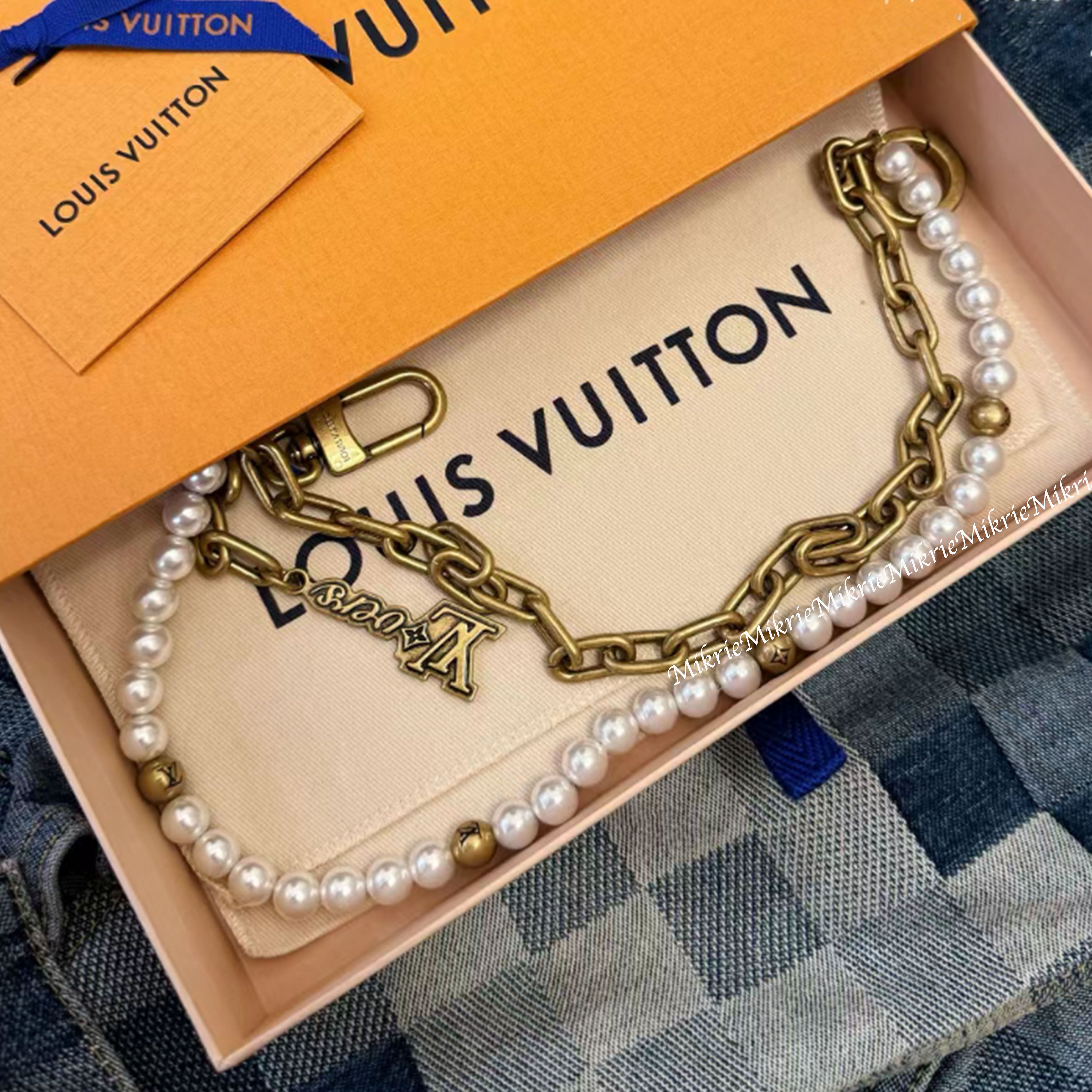 すぐ届 バッグチャーム チェーン ベルト パール アクセサリー (Louis