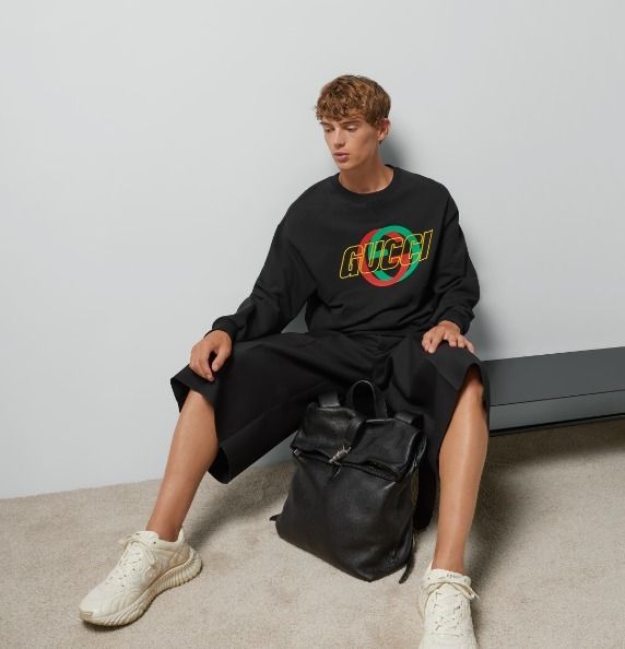 国内発送☆GUCCI】エンブロイダリー入 スウェットシャツ ロゴ (GUCCI