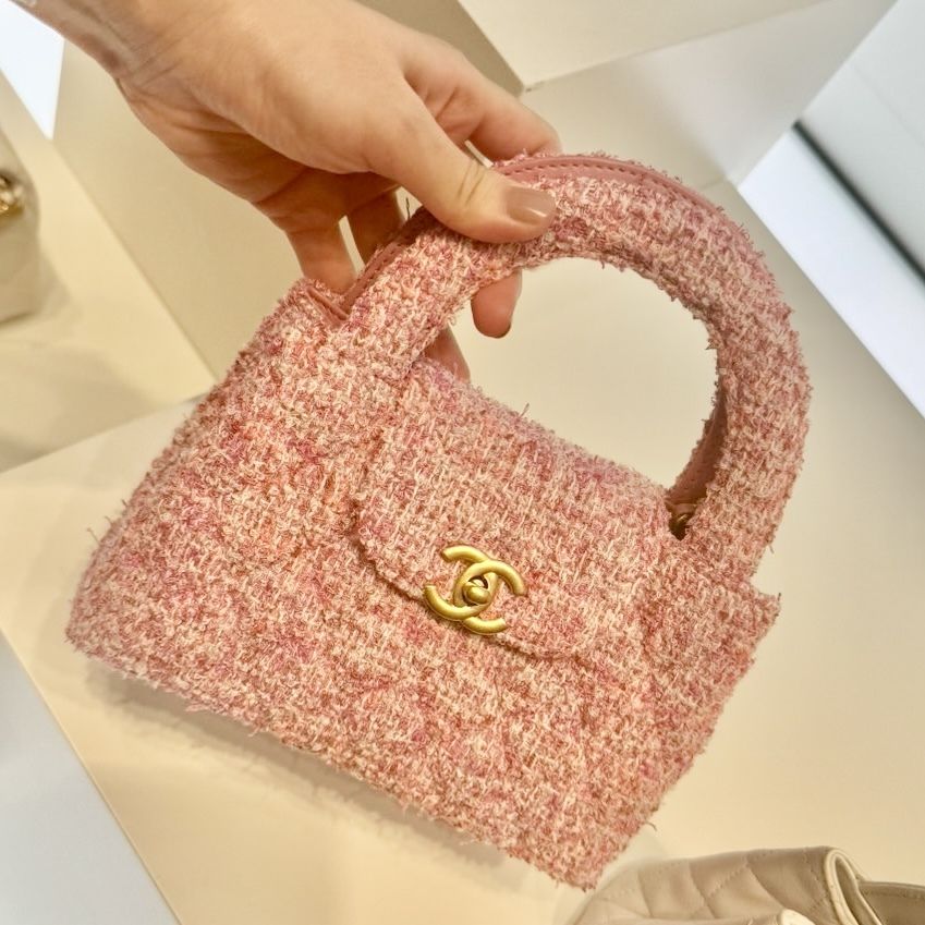 上品なピンクのツイード】 CHANEL ミニ ショッピング バッグ (CHANEL