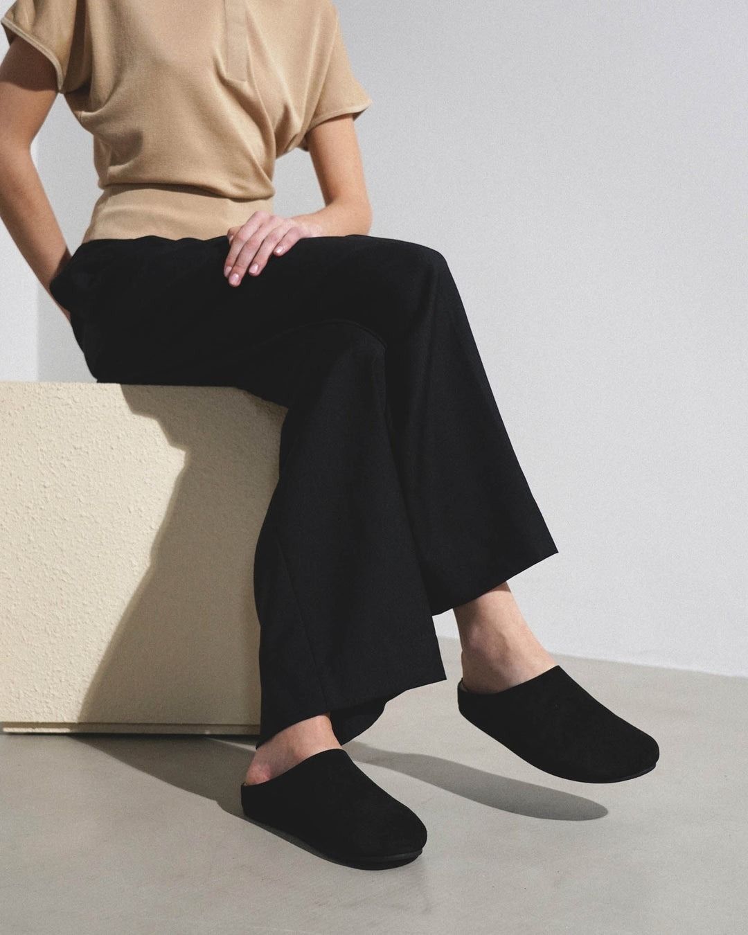 THE ROW（ザ・ロウ）Hugo Slide ブラックスエード (The Row/サンダル