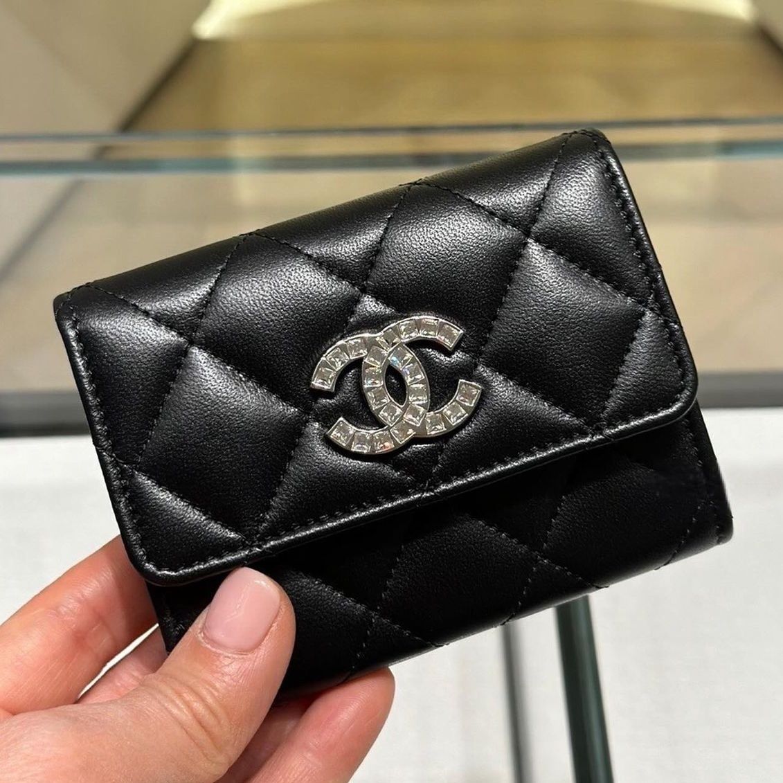 キラキラCCロゴが可愛い☆】CHANEL フラップ カードケース (CHANEL