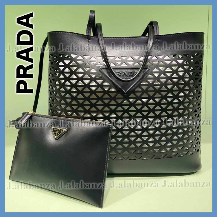 Prada グリーン パンチングデザイン バッグ