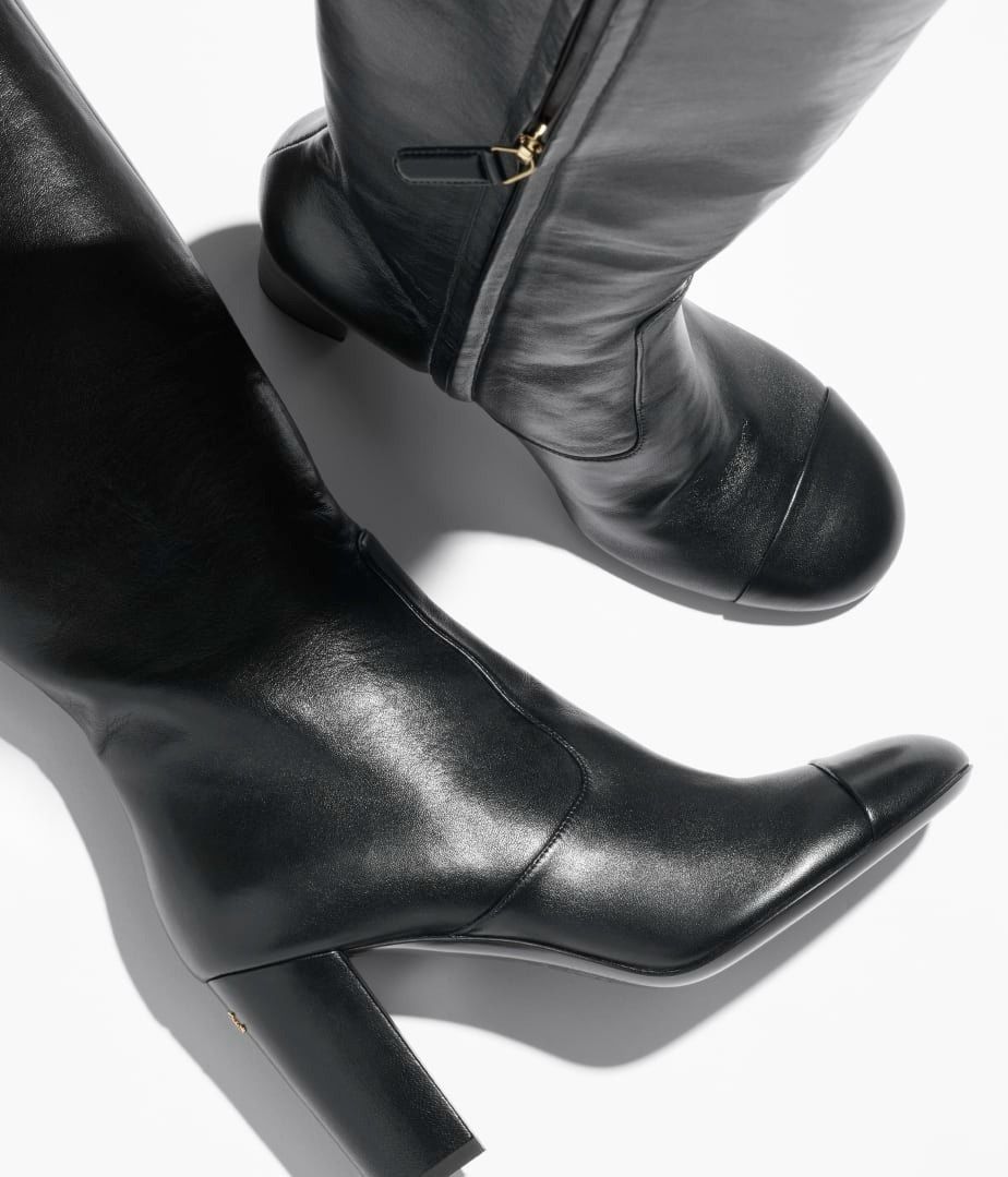 さりげないCCロゴが超絶おしゃれ】CHANEL CCロゴ ロングブーツ (CHANEL