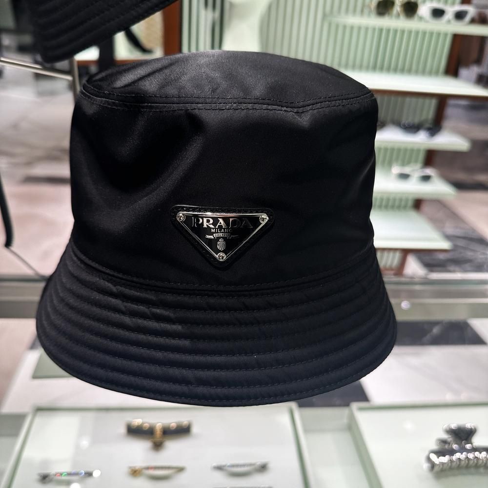最安値挑戦中☆PRADA☆RE-NYLON バケットハット☆BLACK (PRADA/ハット