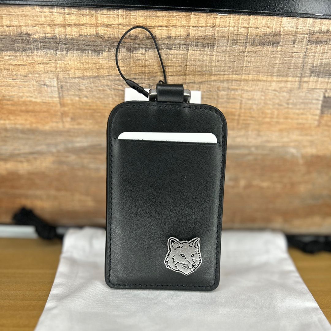 MAISON KITSUNE｜ネックストラップ カード財布 MM05348LC0043 (MAISON