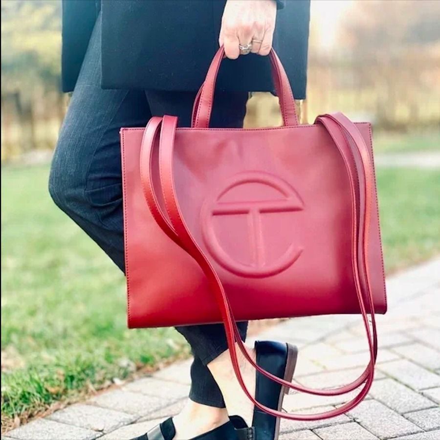 即お届け テルファー ミディアム ショッピングバッグ Oxblood (Telfar