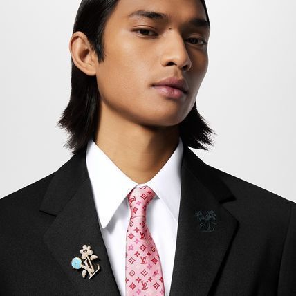 男性だって身に着ける時代！】ルイヴィトン ブローチ キラキラ (Louis