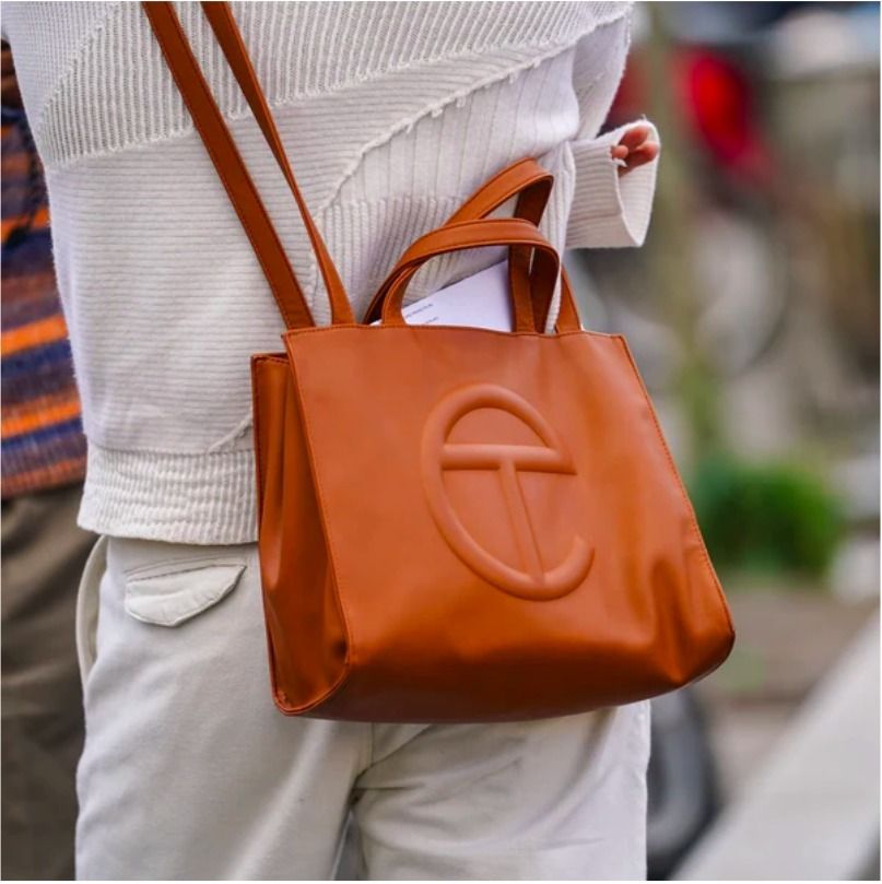 即お届 テルファー ミディアム ショッピングバッグ Tan ベージュ