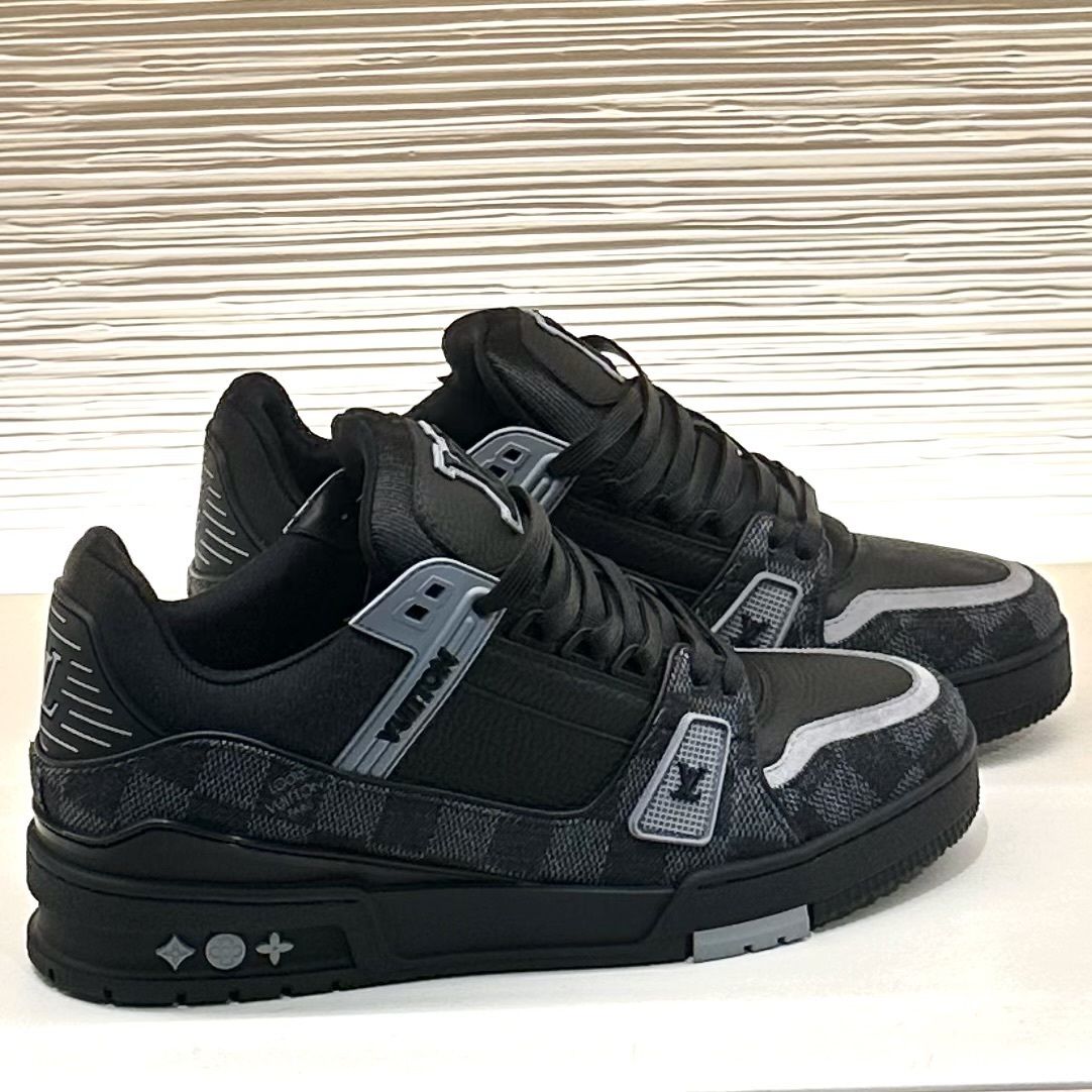 Louis Vuitton【新作】ブラックでお洒落な スニーカー ダミエ (Louis