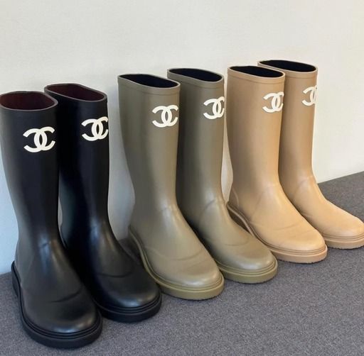 入手困難な人気アイテム】CHANEL ラバー ロングレインブーツ (CHANEL