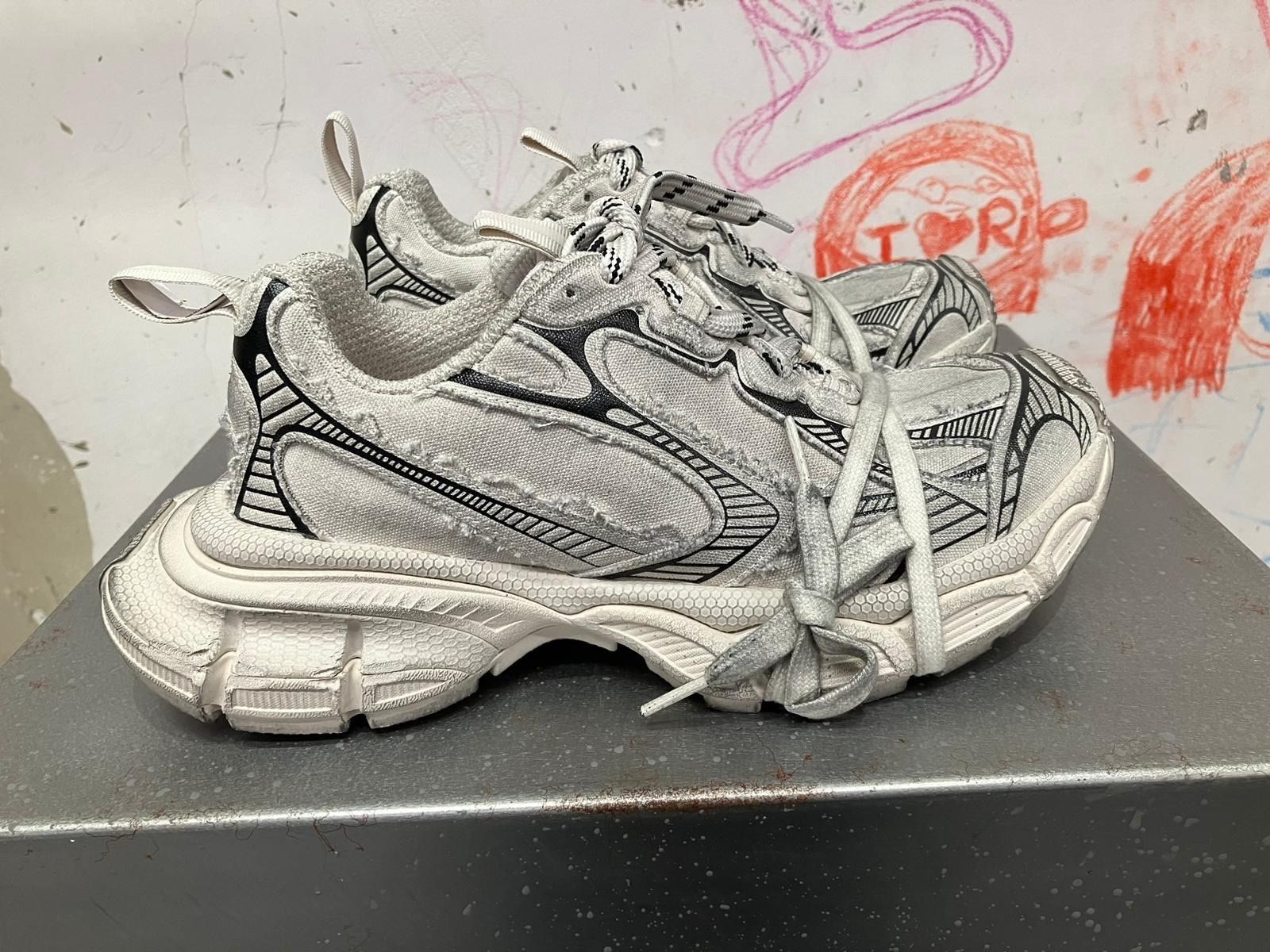 新色【BALENCIAGA】3XL DESTROYED スニーカー ユニセックス