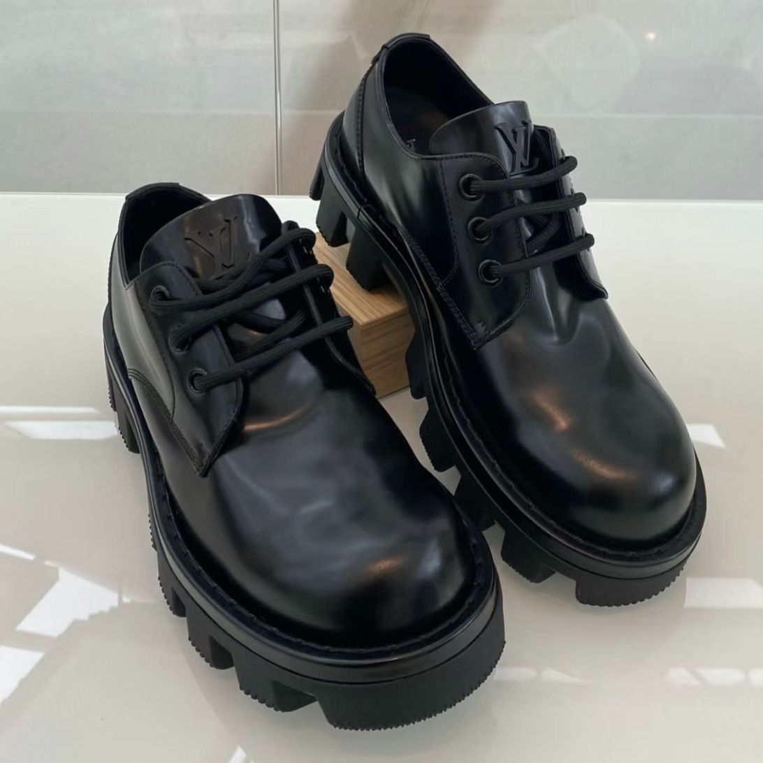 アウトソールの凹凸感が魅力的☆】ルイヴィトン ローファー (Louis