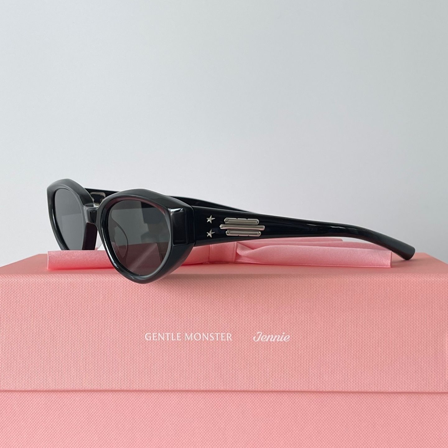 Gentle Monster x Jennie】 Fishtail 01 BLACK☆JENTLE SALON (Gentle