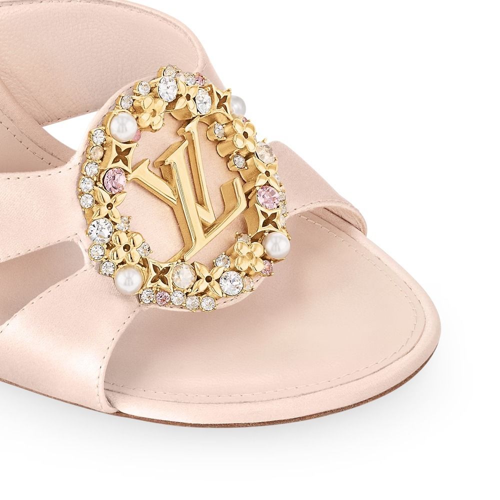 ☆上品スタイルに格上げ♪【ルイヴィトン】ヒール サンダル☆ (Louis