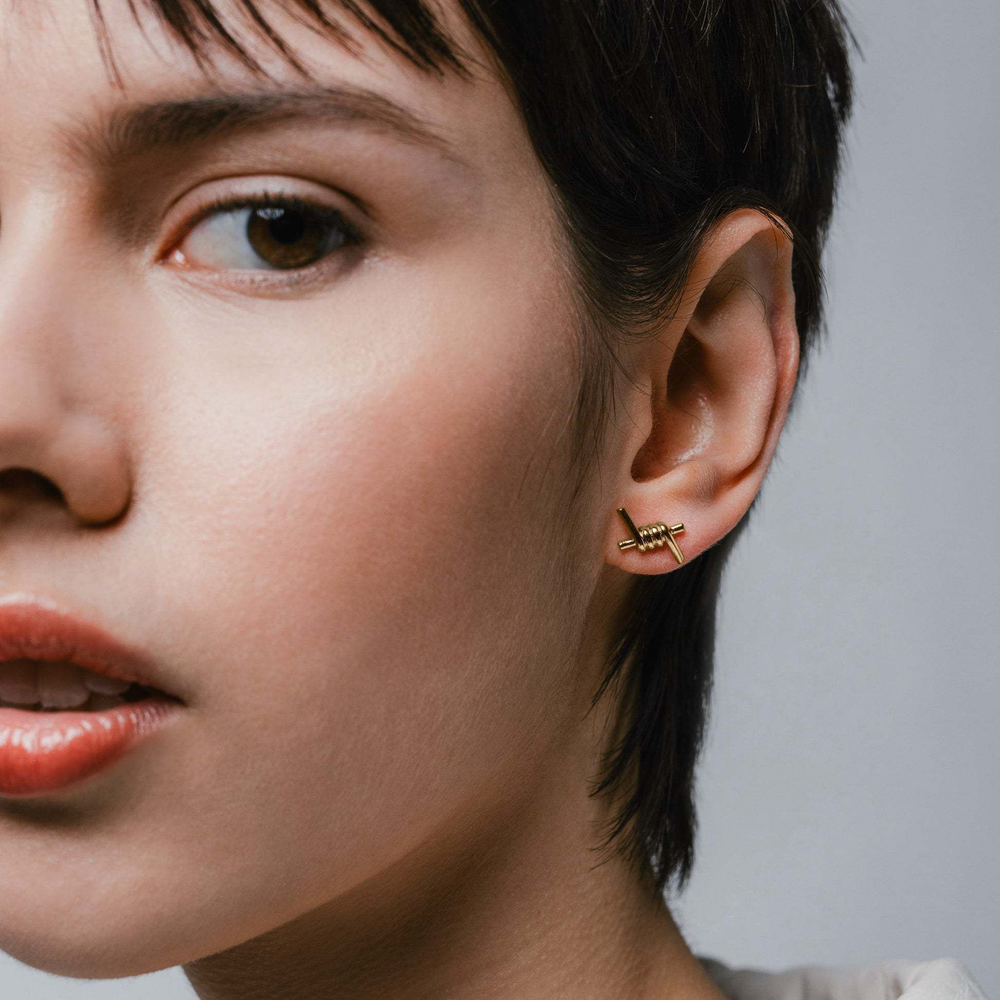 国内発送/関税込☆Vitaly☆ステンレス 有刺鉄線 ピアス☆ (Vitaly