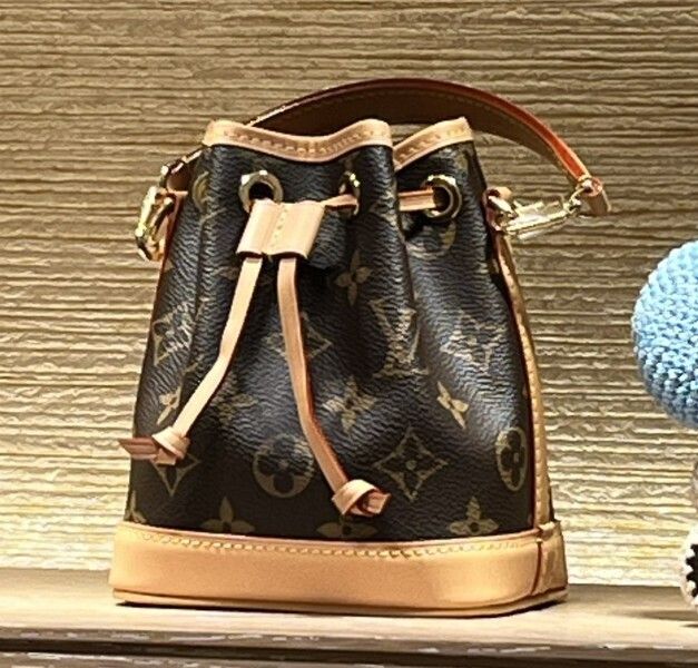 LV☆ルイヴィトン ナノノエ ショルダーバッグ (Louis Vuitton