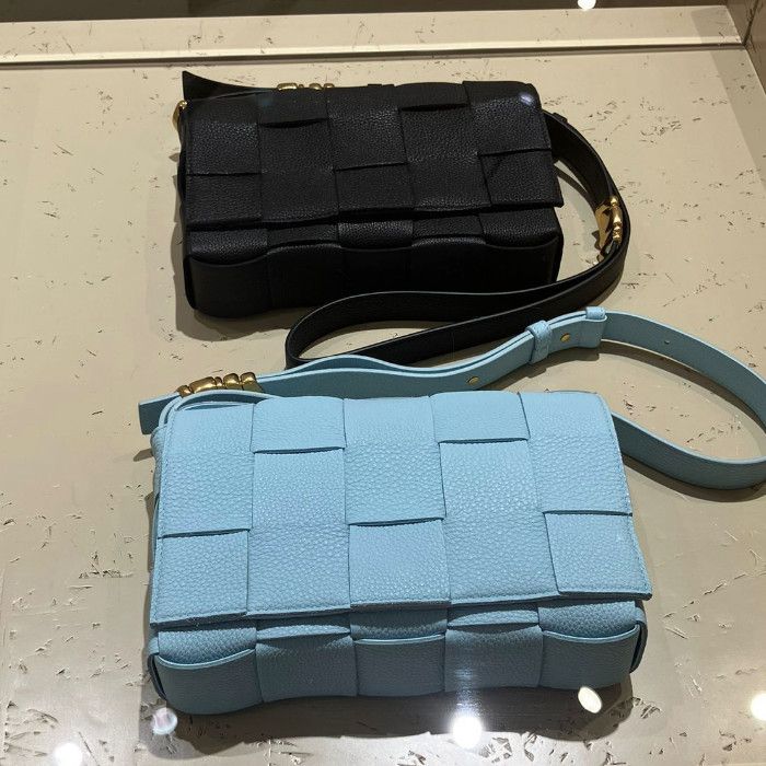 ボッテガ・ヴェネタ直営店◇CASSETTE◇カセット◇クロスボディ