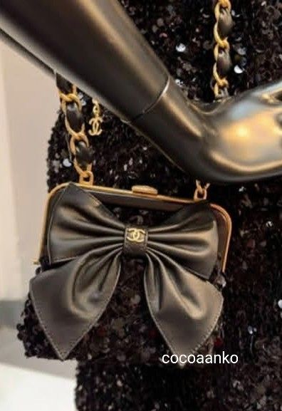 リボンが素敵】CHANEL メティエダール スパンコール クラッチ (CHANEL