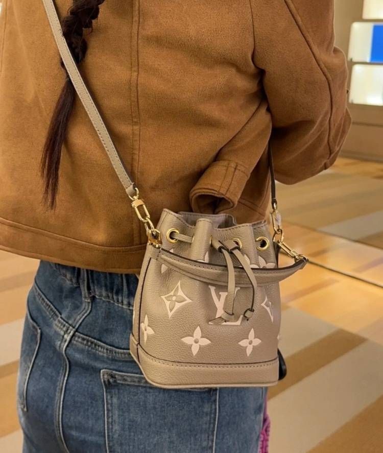 ミニチュアサイズ 手持ち&肩掛けOK】Louis Vuitton ナノ ノエ (Louis