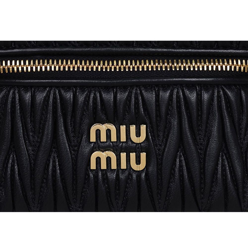 MiuMiu ミュウミュウ マテラッセレザー ショルダーバッグ (MiuMiu