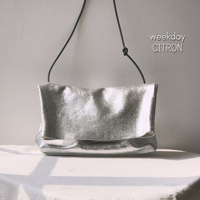ショルダーバッグ シルバー レザー クラッチバッグ 韓国 cr5245
