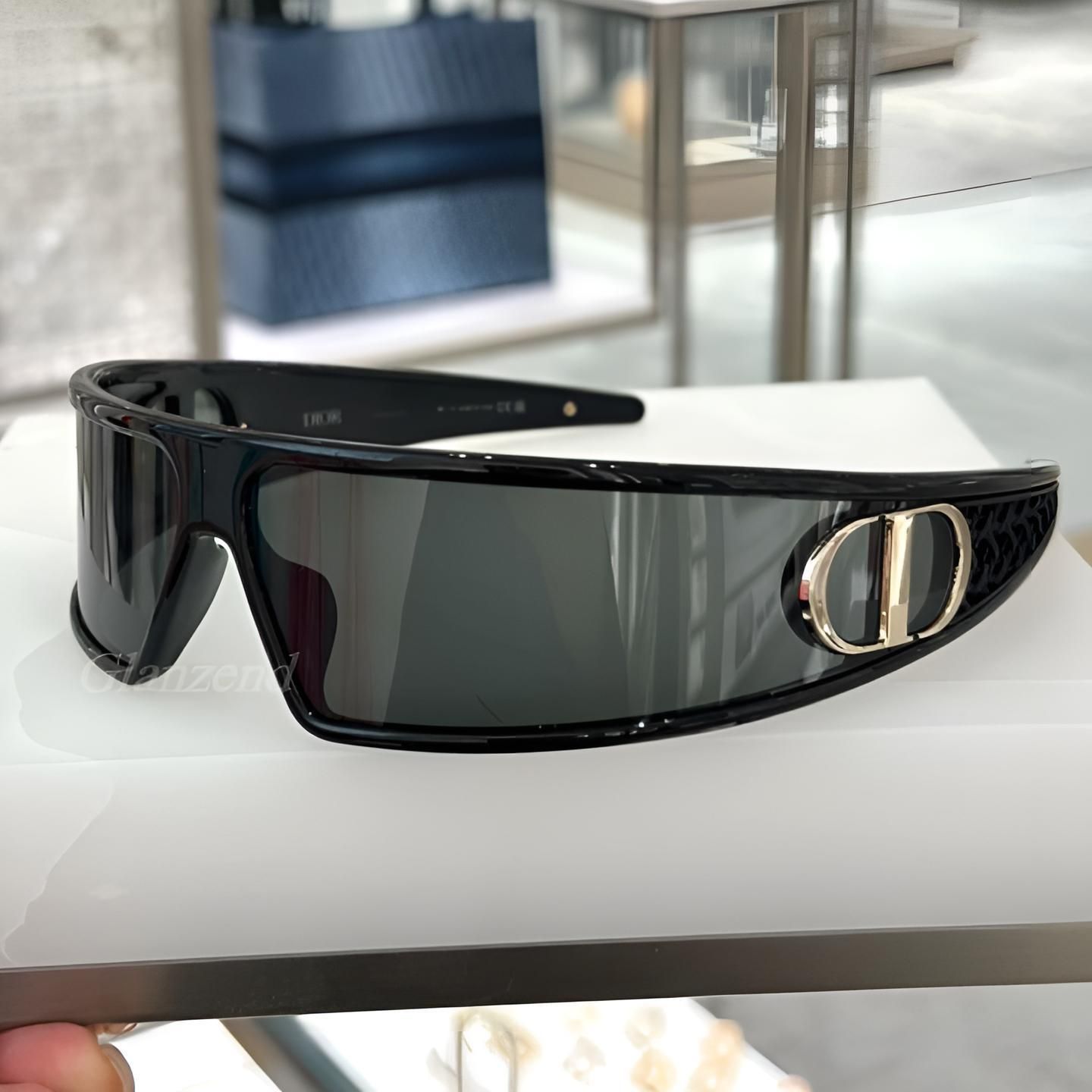 大人かっこいい雰囲気♪【Dior】ロゴ入り VeryDior サングラス (Dior