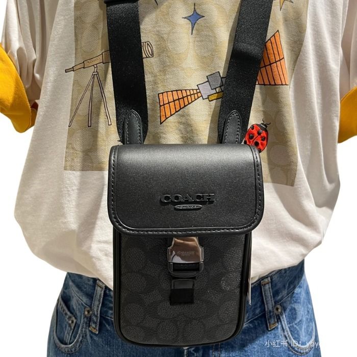 すぐお届け☆【COACH】レーサー フォーン クロスボディ バッグ (Coach